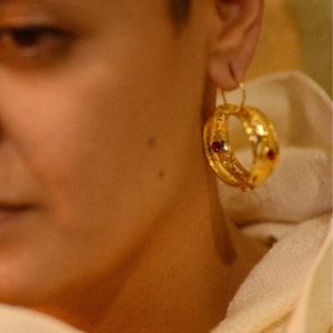 Vintage Chunky gold hoops!